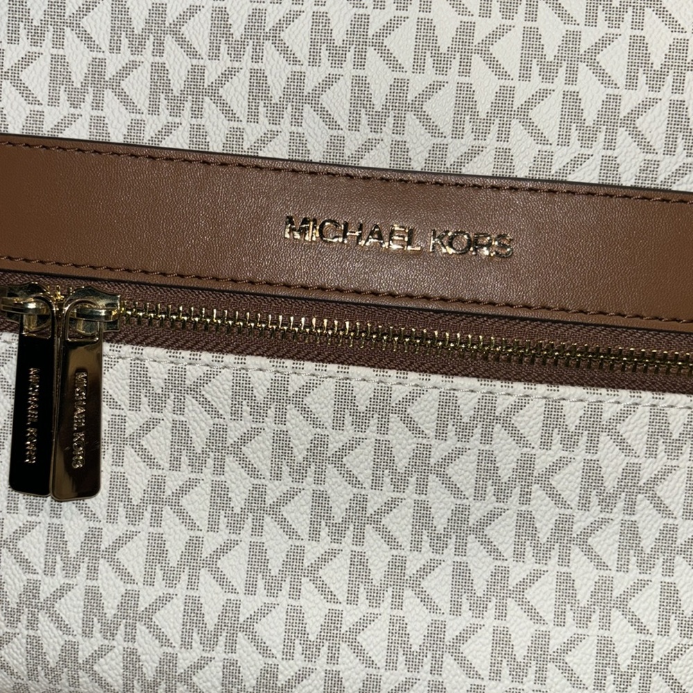 MK backpack - Picture 4 of 5